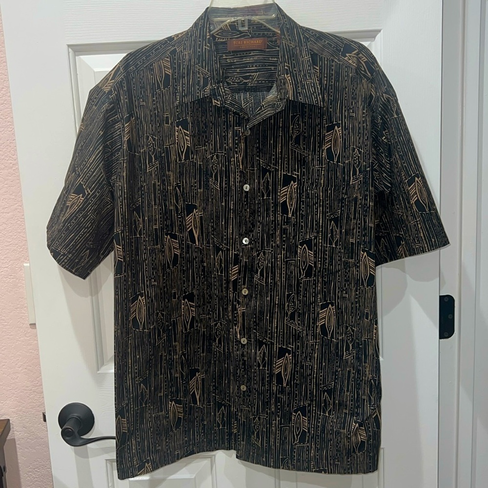 Tori Richards, short sleeve shirt. Size XL